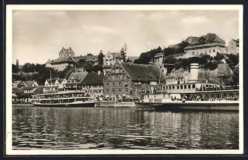 AK Meersburg /Bodensee, Dampfer Stadt Bregenz und Motorschiff Karlsruhe am Hafen