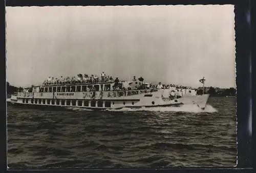 AK Luxusfahrgastschiff Johannes R. Becher der Weissen Flotte Berlin