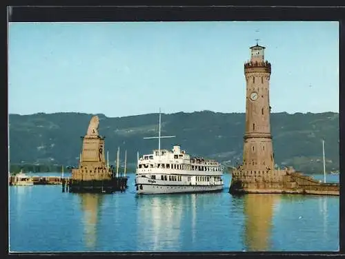 AK Lindau, Motorschiff Allgäu fährt in den Hafen ein