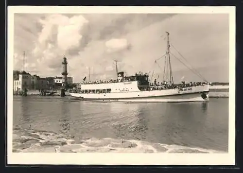 AK Passagierschiff MS Undine verlässt Warnemünde