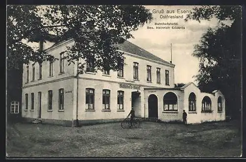 AK Esens /Ostfriesland, Bahnhofshotel von Heinrich Edzards, Radfahrer