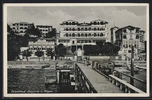 AK Sassnitz a. Rügen, Ostseebad, Strandhotel-Terrassen