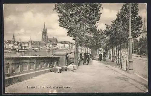 AK Frankfurt a. M.-Sachsenhausen, Strassenpartie mit Kirche