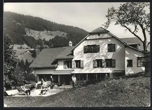 AK Flühli im Entlebuch, Ferienheim Rothornblick mit Besuchern