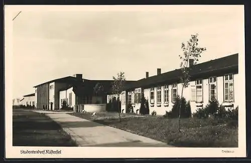 AK Rüstersiel, Studentendorf Rüstersiel, Gebäude mit Rundbau