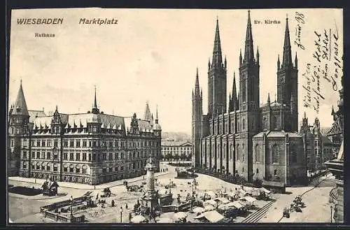 AK Wiesbaden, Marktplatz mit Rathaus und Evangelischer Kirche