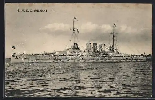 AK Kriegsschiff S. M. S. Ostfriesland liegt vor Anker