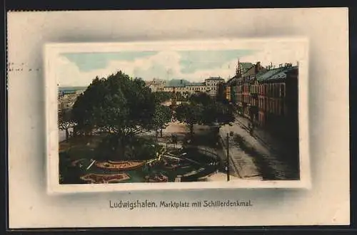 AK Ludwigshafen / Rhein, Marktplatz mit Schillerdenkmal aus der Vogelschau, im Rahmen