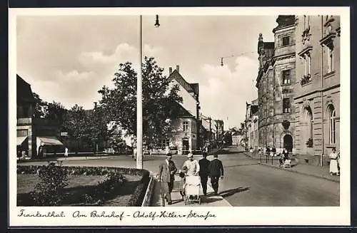 AK Frankenthal / Pfalz, Strasse mit Bahnhof