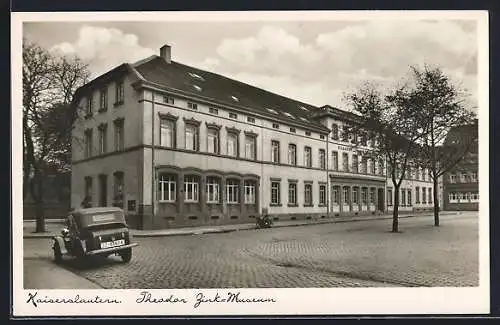 AK Kaiserslautern, Auto vor dem Theodor Zink-Museum