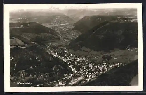 AK Wiesensteig, Gesamtansicht mit Bergen aus der Vogelschau