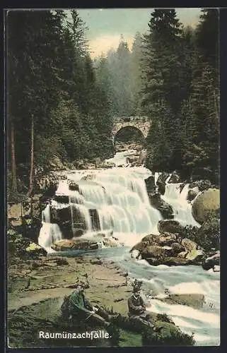 AK Raumünzach /Murgtal, Rauhmünzachfälle mit Brücke u. Wanderern