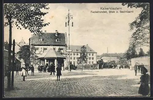 AK Kaiserslautern, Fackelrondell, Blick zum Bezirksamt