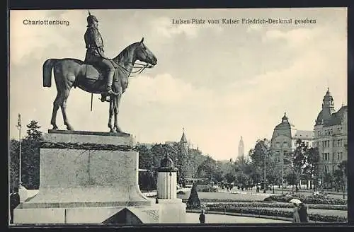 AK Berlin-Charlottenburg, Luisenplatz vom Kaiser Friedrich-Denkmal gesehen