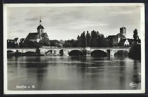 AK Lauffen a. N., Uferpartie mit Kirche und Brücke