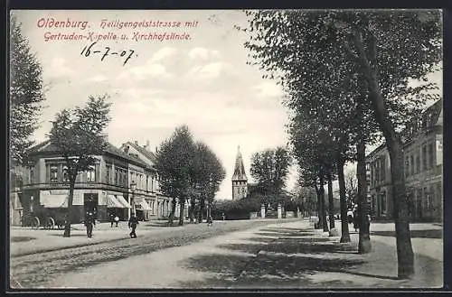 AK Oldenburg / Gr., Heiligengeiststrasse mit Gertruden-Kapelle und Kirchhofslinde