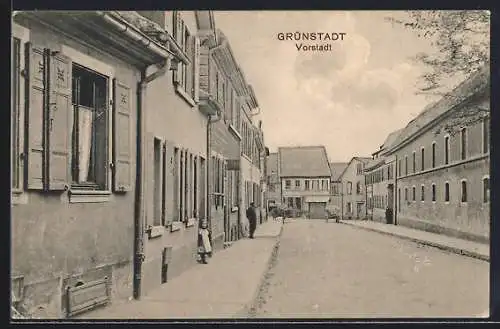 AK Grünstadt / Pfalz, Strassenpartie in der Vorstadt