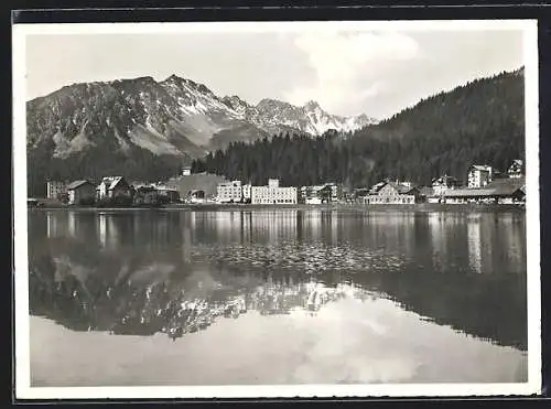 AK Arosa, Blick vom Obersee auf den Ort