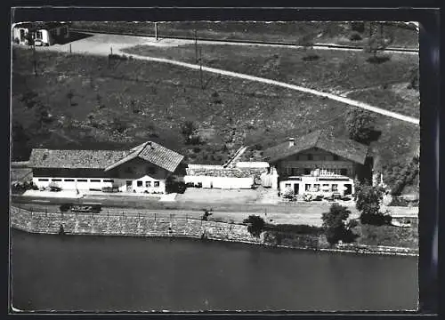 AK Ebligen a. Brienzersee, Gasthaus Hirschen, Fliegeraufnahme