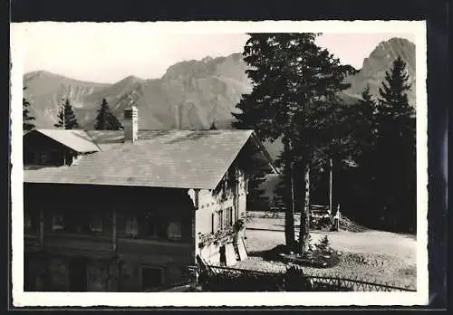 AK Gurnigel Pass, Gasthof Berghaus Selibühl auf der Passhöhe, mit Wirtnerengrat und Nünenen