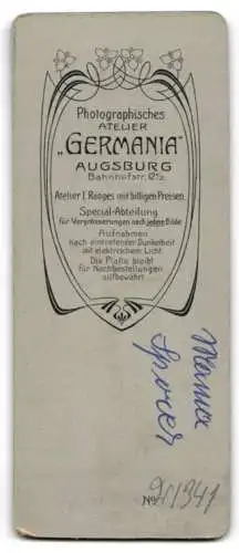 Fotografie Atelier Germania, Augsburg, Bahnhofstrasse 12½, Frau Sporer mit einem Buch in den Händen