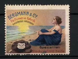 Reklamemarke Radebeul-Dresden, Bergmann & Co. Parfumerie-Fabrik, Frau am Strand