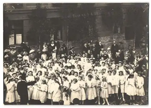 13 Fotografien P. Pettendorfer, München, Ansicht München-Haidhausen, Prozessions Umzug 1913 am Gasthaus zur alten Kirche