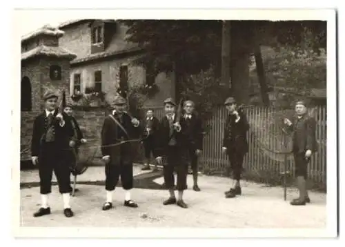 13 Fotografien Weissgärber, Elsterberg, Ansicht Elsterberg i. V., 600 Jahrfeier 1954 mit Festwagen, Wappen, Postkutsche