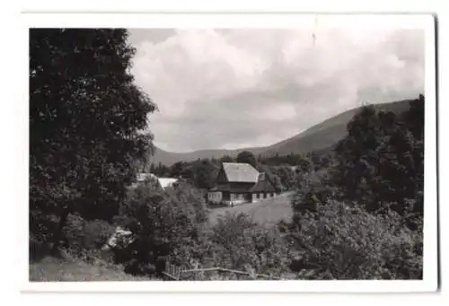 Fotografie Ansicht Neustadt a. Tafelfichte, / Nove Mesto pod Smykem, Strassenpartie, Tafelfichten-Baude, Fasshotel, Heufud