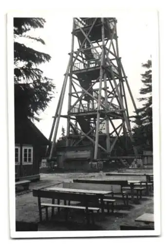 Fotografie Ansicht Neustadt a. Tafelfichte, / Nove Mesto pod Smykem, Strassenpartie, Tafelfichten-Baude, Fasshotel, Heufud