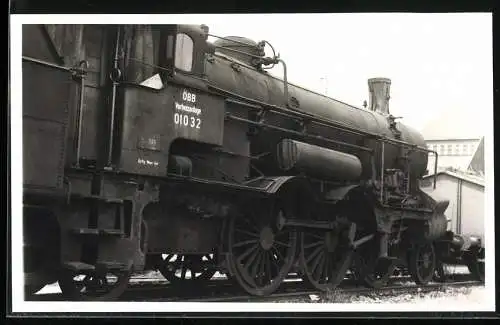 Fotografie österreichische Eisenbahn ÖBB, Lokomotive, Dampflok Nr. 010 32, Vorheizanlage