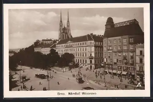 AK Brünn / Brno, Namesti Wilsonovo mit Strassenbahn aus der Vogelschau