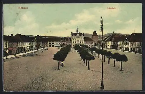 AK Beraun / Beroun, Geschäftszeile am Marktplatz