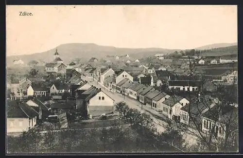 AK Zdice, Strasse aus der Vogelschau