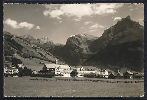 AK Engelberg, Das Kloster mit Hahnen