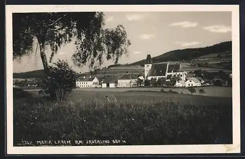 AK Maria Laach am Jauerling, Ortsansicht aus der Ferne