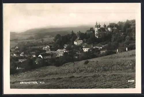 AK Artstetten /N.D., Ortsansicht vom Berg aus