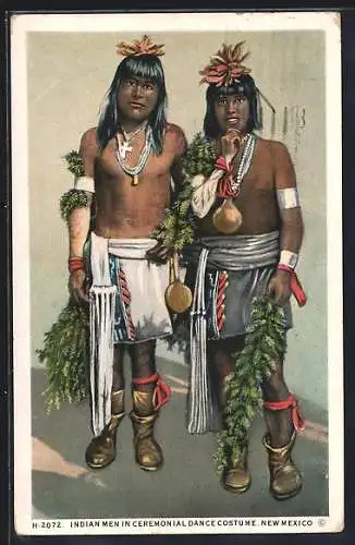 AK New Mexico, Indian Men in Ceremonial Dance Costume, Indianer mit Tanzkostümen