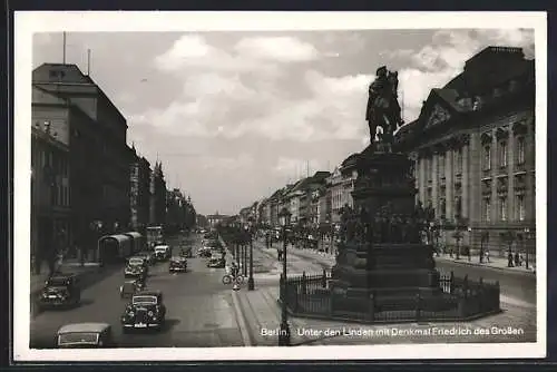 AK Berlin, Strasse Unter den Linden mit Denkmal Friedrich des Grossen