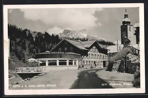 AK Lech a. A., Hotel Krone mit Strasse und Kirche