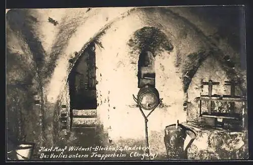 AK Radebeul, Karl May`s Wildwest-Blockhaus, Verlies unterm Trapperheim