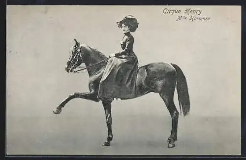 AK Cirque Henry, Mademoiselle Hortense zu Pferde