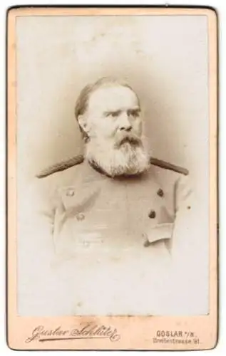 Fotografie Gustav Schlüter, Goslar, Förster / Jäger in Uniform mit weissen Vollbart