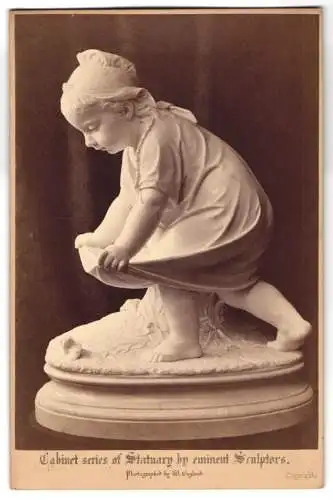 Fotografie W. England, Ort unbekannt, Statue: The Humble Bee, bay C. A. Fraikin