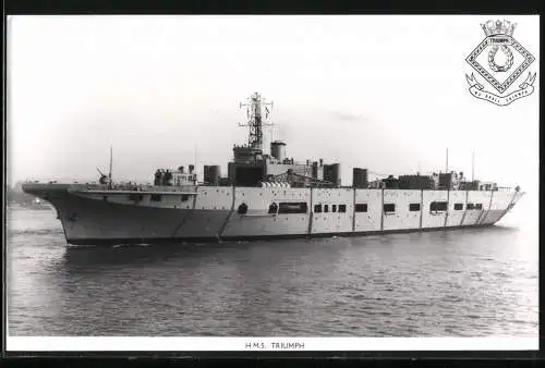 Fotografie Kriegsschiff Flugzeugträger H.M.S. Triumph der British Royal Navy