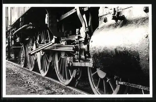 Fotografie österreichische Eisenbahn ÖBB, Dampflok, Lokomotive Antriebsdetail