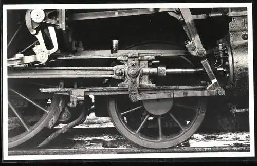 Fotografie österreichische Eisenbahn ÖBB, Dampflok, Lokomotive Detail vom Antrieb