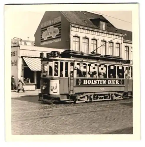 Fotografie unbekannter Fotograf, Ansicht Hamburg, Strassenbahn Triebwagen Nr. 2246 der Linie 5