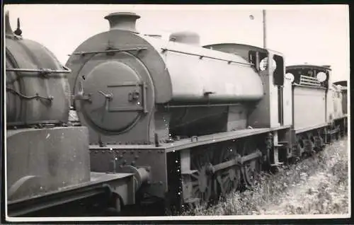 Fotografie britische Eisenbahn, Dampflok, Tender-Lokomotive auf einem Abstellgleis