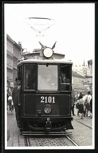 Fotografie unbekannter Fotograf, Ansicht Wien, Strassenbahn Triebwagen Nr. 2101